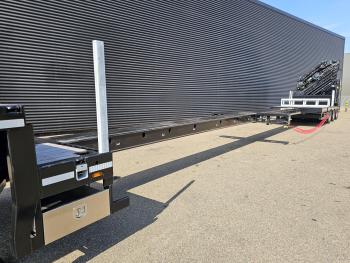 Broshuis 3ABSD / EXTENADABLE / HIAB 95 tm + JIB / ELECTRIC CRANE / KRAN